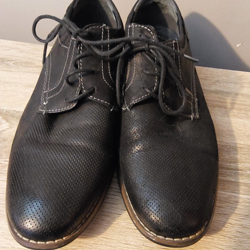 Steve Madden Mens Cherp Derby Dress Shoes 10.5 Black Leather Perforated Lace Up - Picture 2 of 9